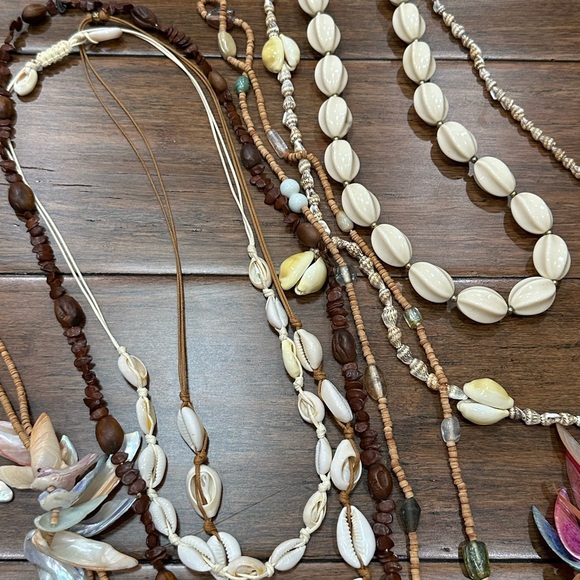 Seashell Beach Multicolor Beaded Shell Necklace Set of 7 - Picture 5 of 5